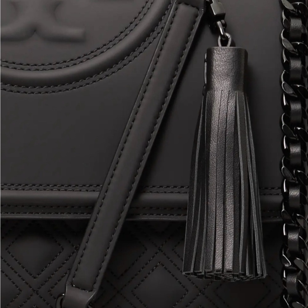 Tory Burch Black Designer Chain Shoulder Bag - Picture 2 of 4